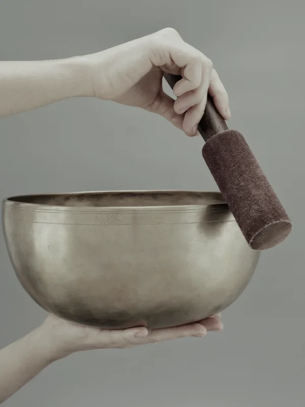 A singing bowl